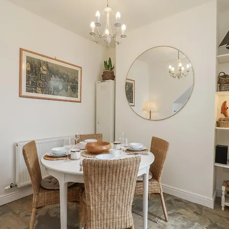 Launcher's * Scarborough