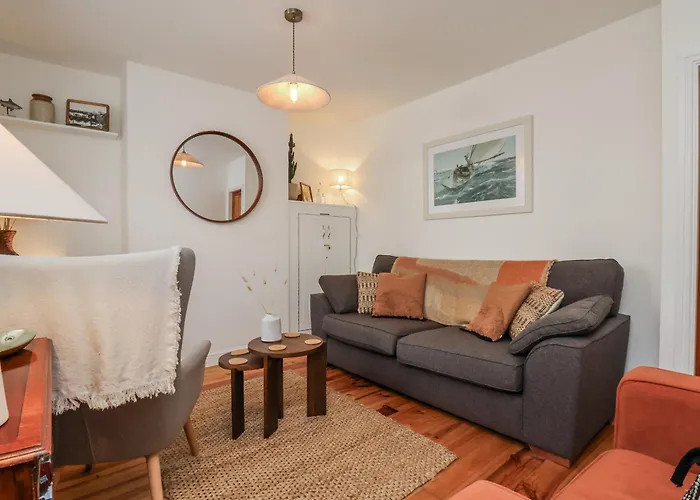 Launcher's Nyaraló Scarborough