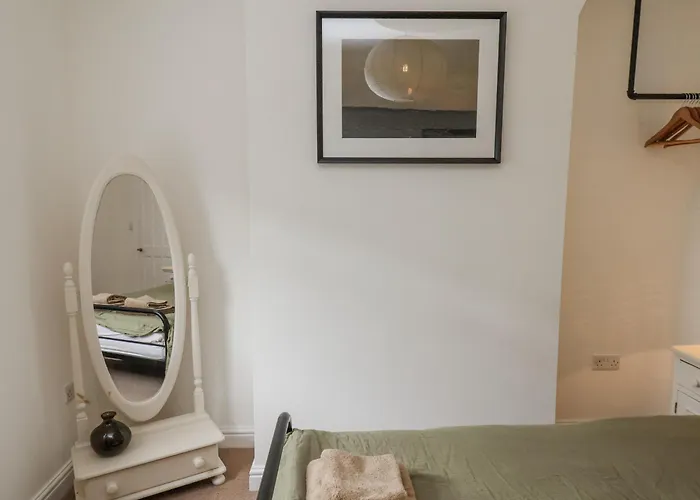 Launcher's Nyaraló Scarborough