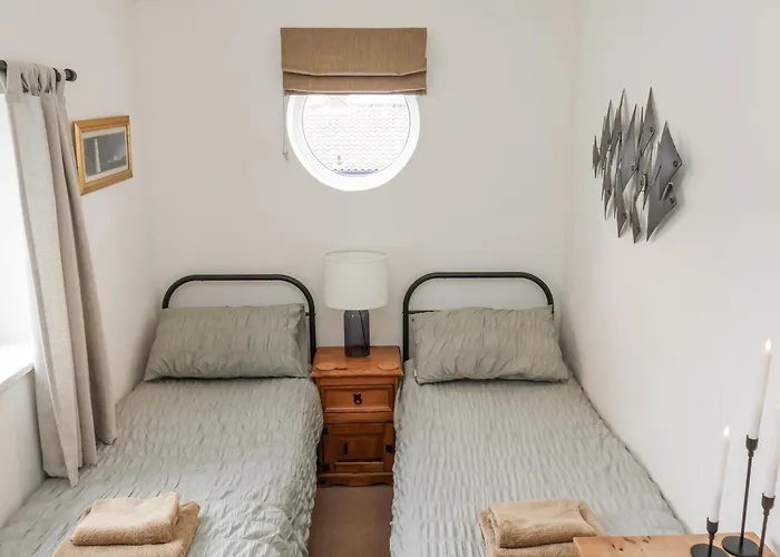 Launcher's Nyaraló *